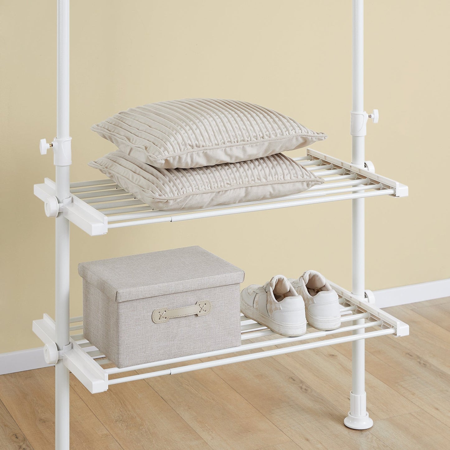 SoBuy FRG34-II-W Porte-vêtements télescopique réglable blanc - 147-195 x 200-295 cm - Placard ouvert avec tringles et étagères