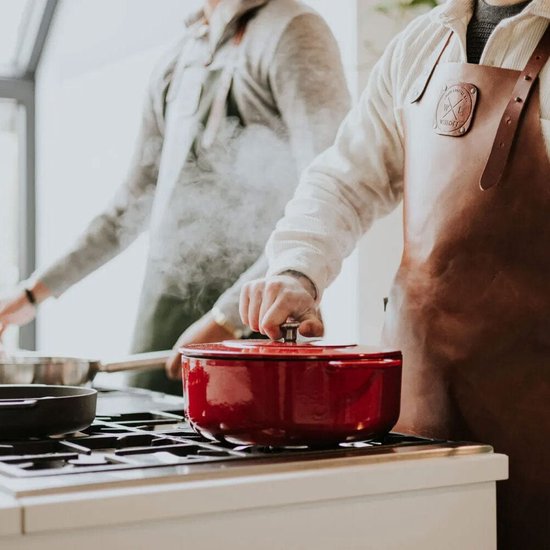 Casserole en fonte Combekk Ø 28 cm - 100 % recyclée - Sans PFAS - Compatible avec l'induction - 5,3 L - Rouge