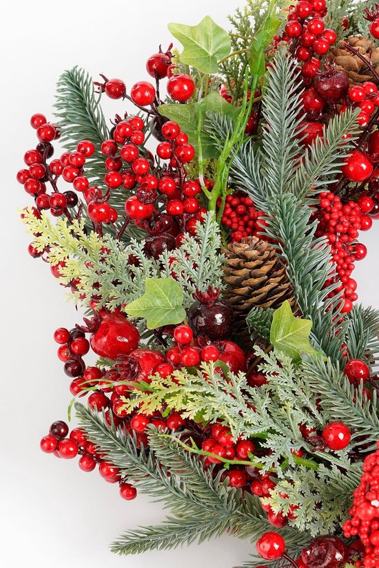 Mica Decorations Norah Décorations de Noël - Couronne de Noël avec pommes de pin et baies rouges - Couronne de porte pour le hall d'entrée, la porte d'entrée ou la fenêtre - Décoration de Noël classique - H 11 x Ø 40 cm - Rouge