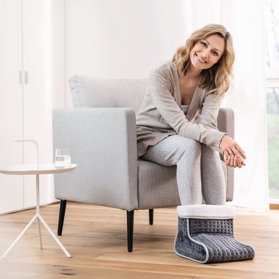 Chauffe-pieds électrique Beurer FW 20 - 3 niveaux de chaleur - Jusqu'à la pointure 47 - Chauffage rapide - Arrêt automatique - Polaire/Teddy - Doublure lavable en machine - Garantie 3 ans - Gris