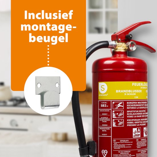 Smartwares FEX-15230 - Extincteur à mousse 3 L - Avec support de fixation - Classes d'incendie A et B - Certifié BSI