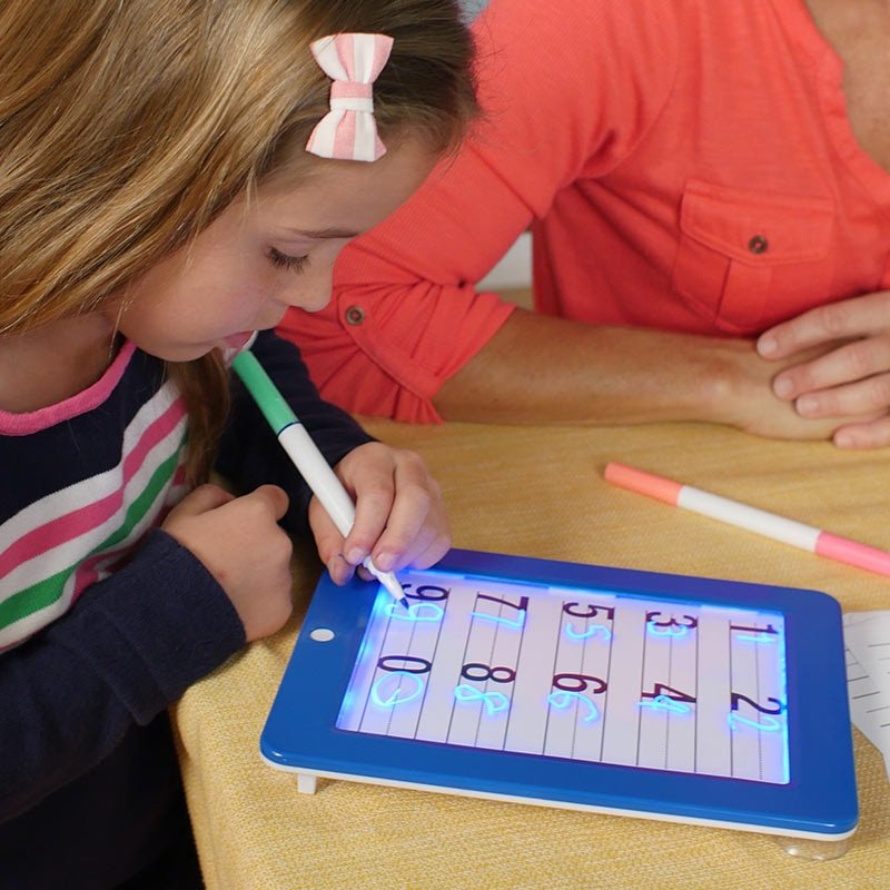 Table magique Magic Pad - 8 modes d'éclairage - 30 gabarits inclus - 3 feutres fluo - Design tablette