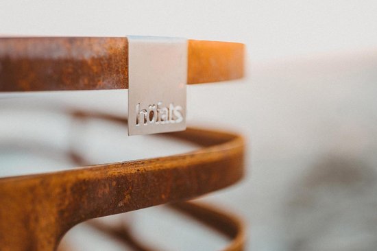 höfats CUBE : brasero à l'aspect rouillé, barbecue, tabouret et table pour le jardin et la terrasse, en acier inoxydable avec fonction d'extinction intégrée