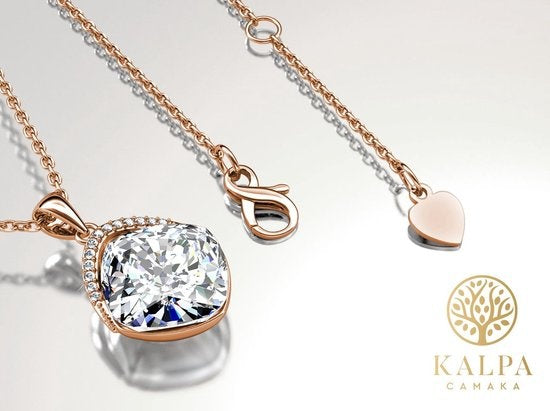 Yolora Collier femme avec pendentif - Cristal Kalpa Camaka - Couleur rose - Plaqué or rose 18K - Collier - Collier femme or rose - Bijoux - Coffret cadeau - Coffret cadeau de luxe - Coffret cadeau exclusif - Bel emballage cadeau