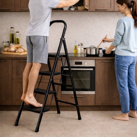 ToolX Household Ladders - Kitchen Ladders - Steel- 4 treads- Foldable - Anti-slip - Foldable - Black