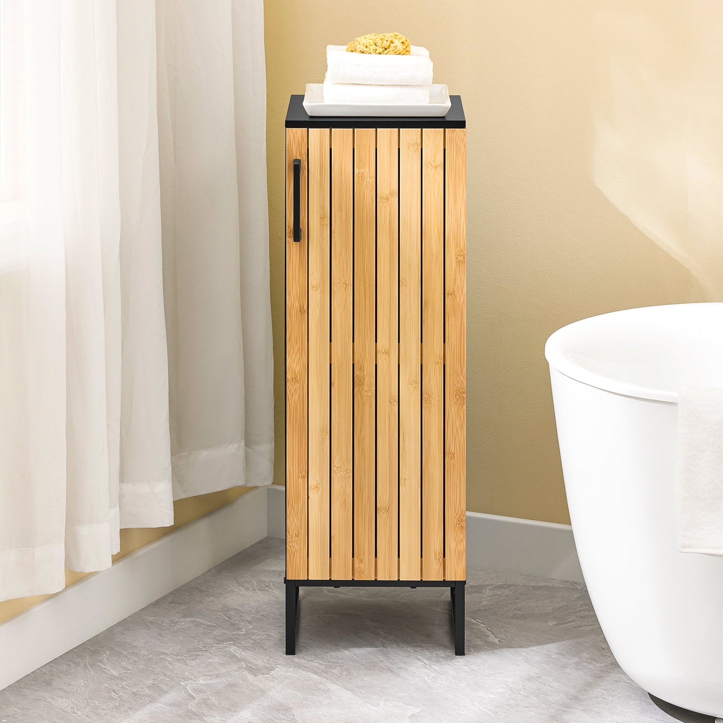 sobuy Meuble de salle de bain étroit - 30x30x90 cm - bambou & noir - meuble de salle de bain compact avec porte et étagères réglables