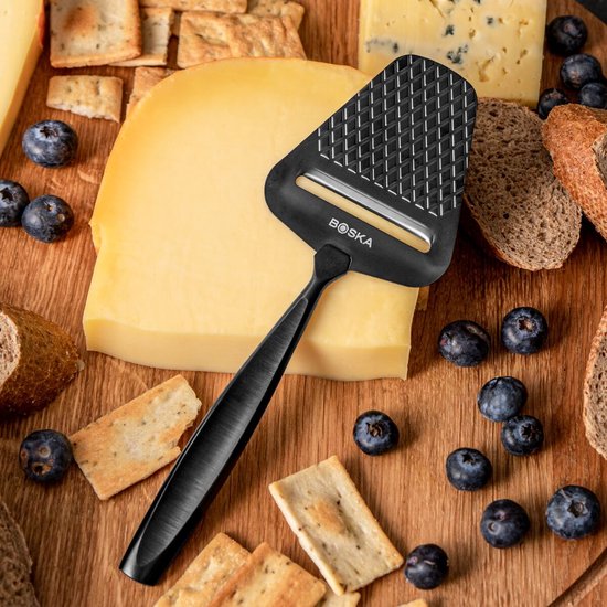 Boska Trancheur de fromage Monaco+ foncé - Trancheur de fromage design - Trancheur de fromage à pâte dure - Trancheur de fromage foncé - acier inoxydable - Trancheur de fromage lavable au lave-vaisselle - Conseil cadeau - Ustensiles de cuisine - Accessoir