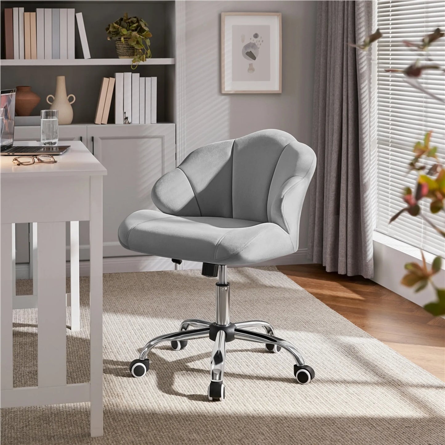 Yaheetech Chaise de bureau en forme de coquillage - avec fonction pivotante, hauteur réglable par vérin à gaz et dossier rembourré - pour le bureau à domicile et la chambre à coucher - polyester blanc et métal - 60 x 60 x 76,5-86 cm