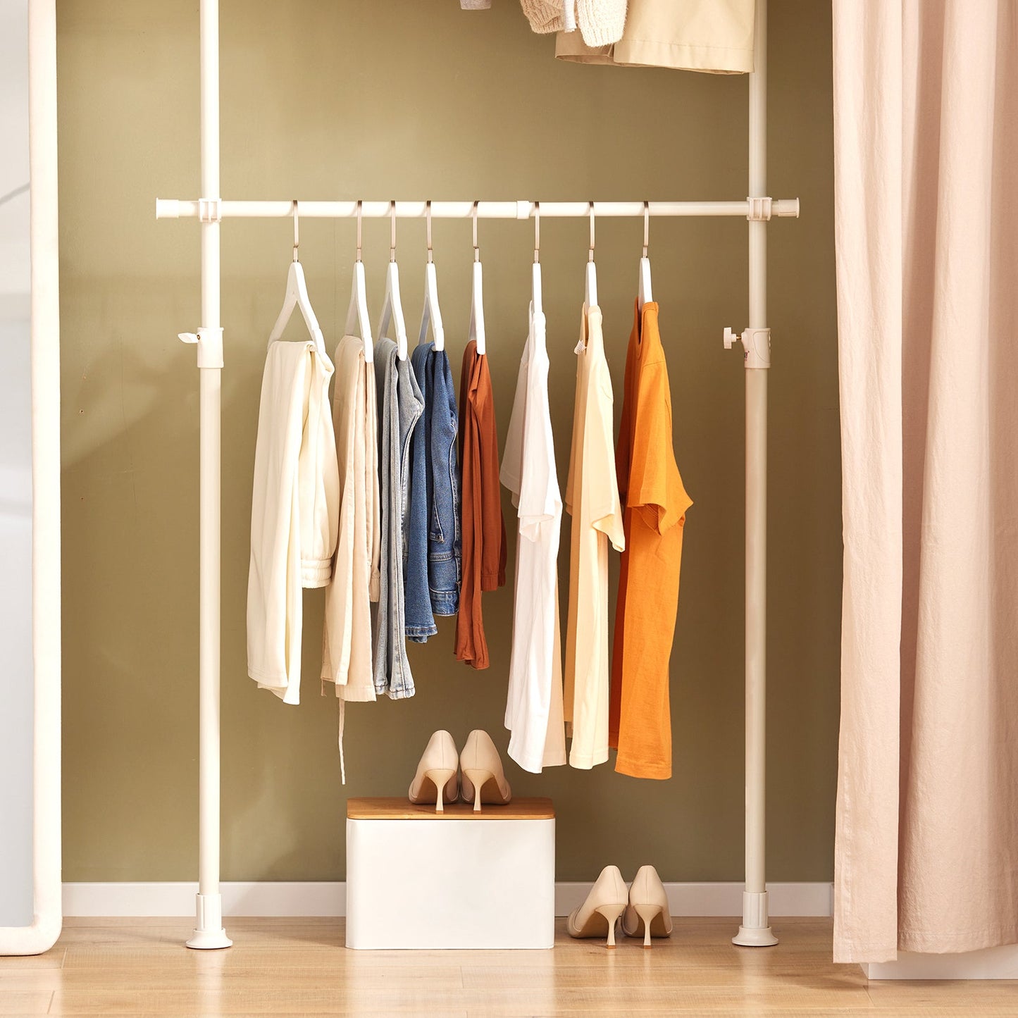 SoBuy Porte-vêtements télescopique - réglable - 126 x 295 cm - blanc