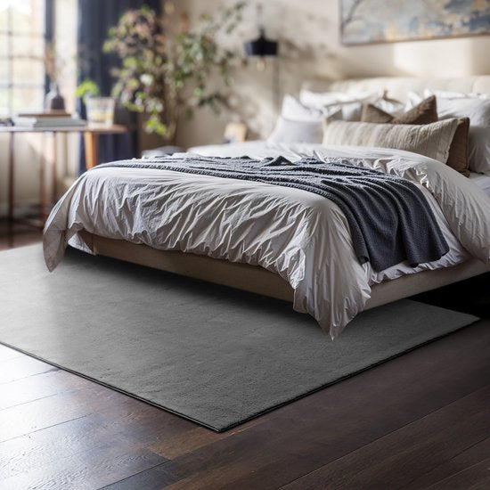 tectake® Tapis à poils courts - 120 x 170 cm - Gris - Tapis pour le salon, la chambre à coucher, la salle à manger - Facile d'entretien et lavable - Sous-couche antidérapante - Antiallergique - Diverses tailles et couleurs