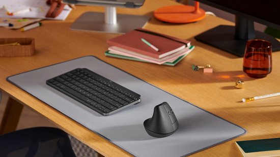 Logitech Lift - Souris ergonomique verticale - Pour droitiers - Gris foncé