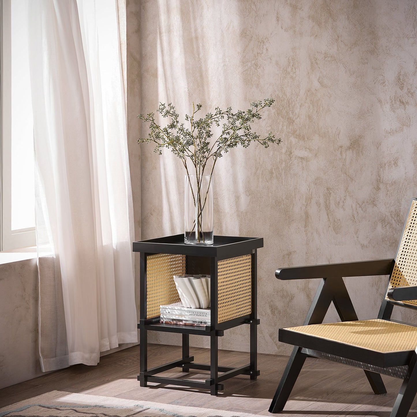 SoBuy table d'appoint HFBT03-SCH - 40×40×60 cm - noir-jaune - châssis en bambou & compartiment de rangement ouvert