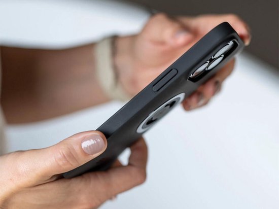 SP Connect SPC+ Coque MagSafe pour Apple iPhone 15 Pro, coque arrière fine, noire