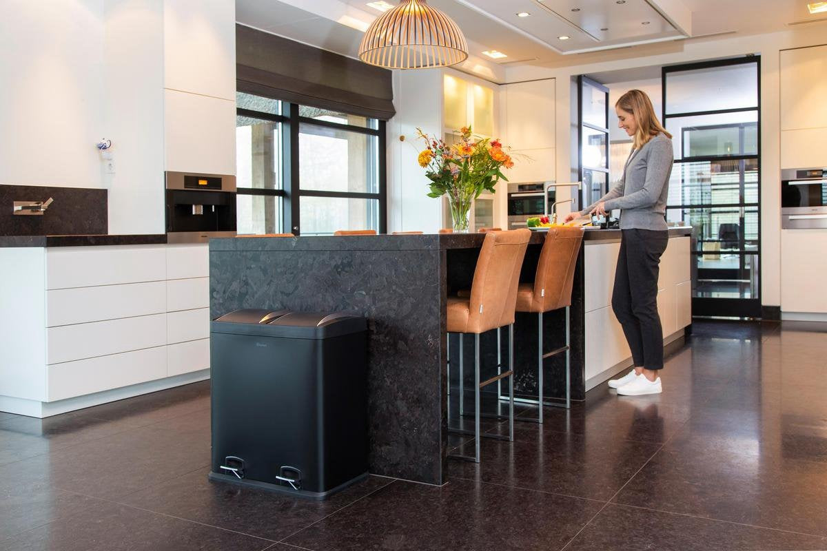 Poubelle de tri sélectif avec 2 compartiments - Homra NEVIQ - 2 x 30 L de capacité - Acier inoxydable de haute qualité - Poubelle noir