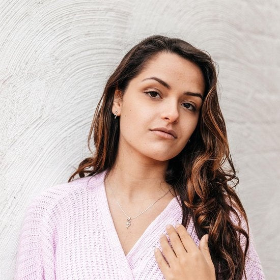 Yolora Boucles d'oreilles pour dames avec cristaux Kalpa Camaka - Couleur argentée - Plaqué or blanc 18K - Boucles d'oreilles