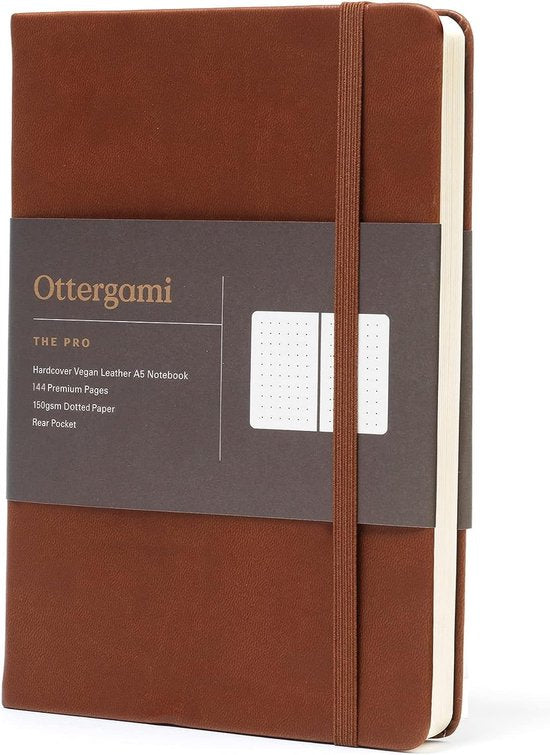 Carnet Ottergami A5 - Carnet de notes à points - Papier épais de haute qualité 150 g/m² - 144 pages - Carnet de journal intime marron pour bullet journal - Couverture en cuir vegan marron - Couverture rigide - Rentrée scolaire