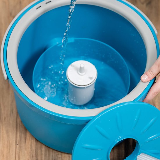Système de nettoyage Livington Clean Water Spin Mop à eau claire, avec nettoyant et tampons inclus - sépare l'eau sale de l'eau propre - Balai à franges adapté à tous les types de sols - Tête pivotante à 360° - Édition vente par correspondance
