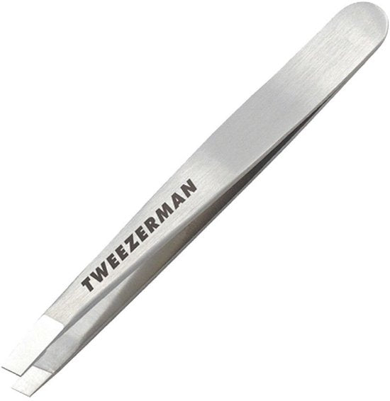 Pince à épiler Tweezerman Mini Slant Tweezer Classic – Pince à sourcils - Pince de précision compacte à pointe biseautée – Pour l'épilation et l'élimination des poils – Acier inoxydable – Convient aux poils fins et épais – Acier inoxydable - Pince à épile