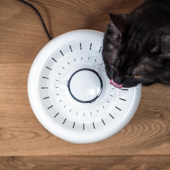 TrevoPet® Fontaine à boire pour chat - Fontaine à eau pour chat - Fontaine pour chat - Whisper Silent - Fontaine à boire - Abreuvoir pour chat - 2,5 litres - Filtre inclus - Blanc