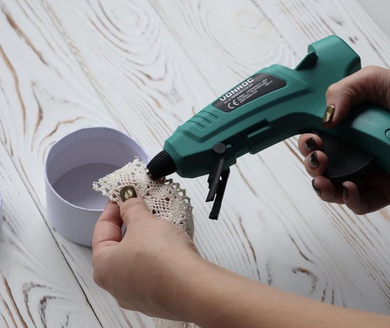 VONROC Pistolet à colle - 70W - Ø11,2MM - fonction anti-goutte - 56 cartouches de colle incluses