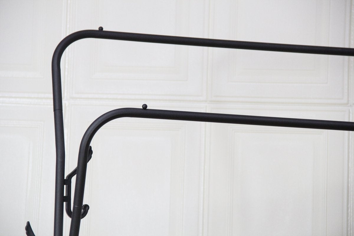 O'DADDY® Porte-vêtements métal xxl - porte-vêtements noir - jusqu'à 25 kg par tube - tringle à vêtements avec crochets - porte-vêtements avec double porte-chaussures - Porte-vêtements double - 110 x 33 x (137-157) cm