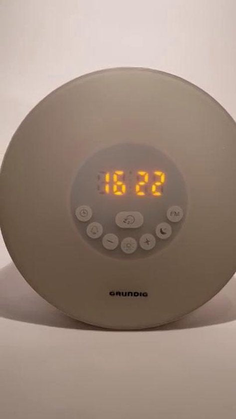Grundig Wake Up Light - Veilleuse avec affichage de l'heure - Alarme lumineuse avec radio FM et sons naturels