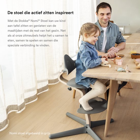 Chaise Stokke Nomi, noyer / noir - Favorise une posture assise active - Réglable sans outils - Comprend un repose-pieds stable et des roulettes anti-basculement - Supporte jusqu’à 150 kg