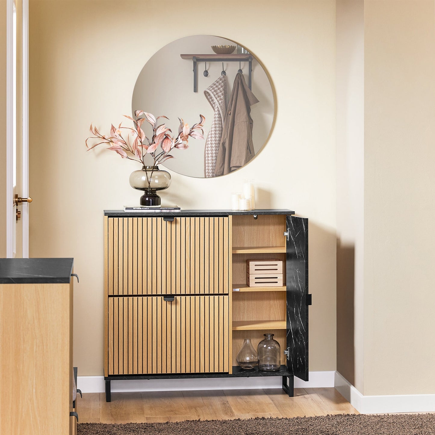 SoBuy FSR203-N Meuble à chaussures pour entrée étroite, 2 abattants et porte latérale, design scandinave, compact, noir et bois clair, 90 x 24 x 88 cm