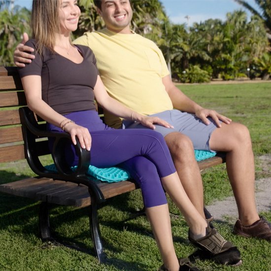 Coussin d'assise Dreamolino Soft Sitter  - 2 pièces -  Coussin en gel confortable au design alvéolé respirant – Répartit la pression et laisse passer l'air – Pour chaise, voiture, chaise de bureau et usage en extérieur – 42 × 37 × 3,5 cm