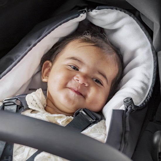 Stokke Xplory X, Gris moderne - Poussette haut de gamme - Réglable pour le confort du bébé et des parents - Rembourrage, harnais et fermeture éclair réfléchissante pour plus de sécurité - Se plie en un seul geste