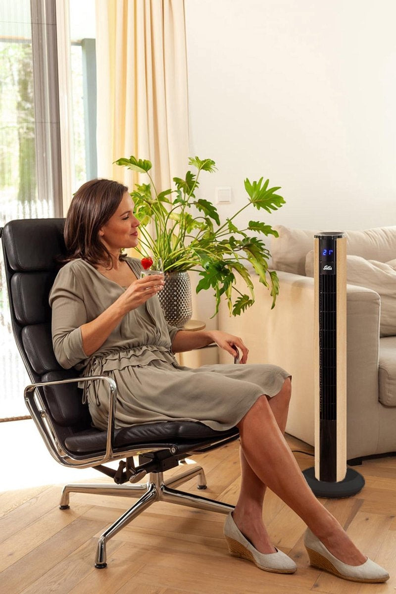 Ventilateur Solis Easy Breezy 757 - Ventilateur sur pied télécommandé - Fonction minuterie - 44.8 dB - 91 cm de haut - Effet bois