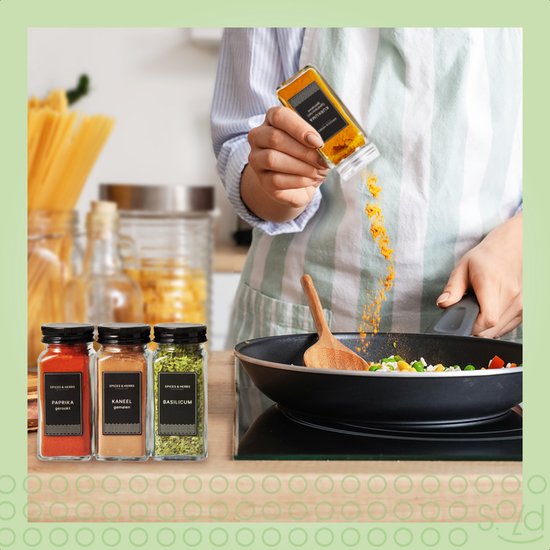 S.old - 24 pots à épices en verre carrés avec couvercle noir - Spice Spreader - Set complet avec couvercles à saupoudrer, autocollants préimprimés et entonnoir - Capacité 120 ml - 10,5 x 4,3 cm