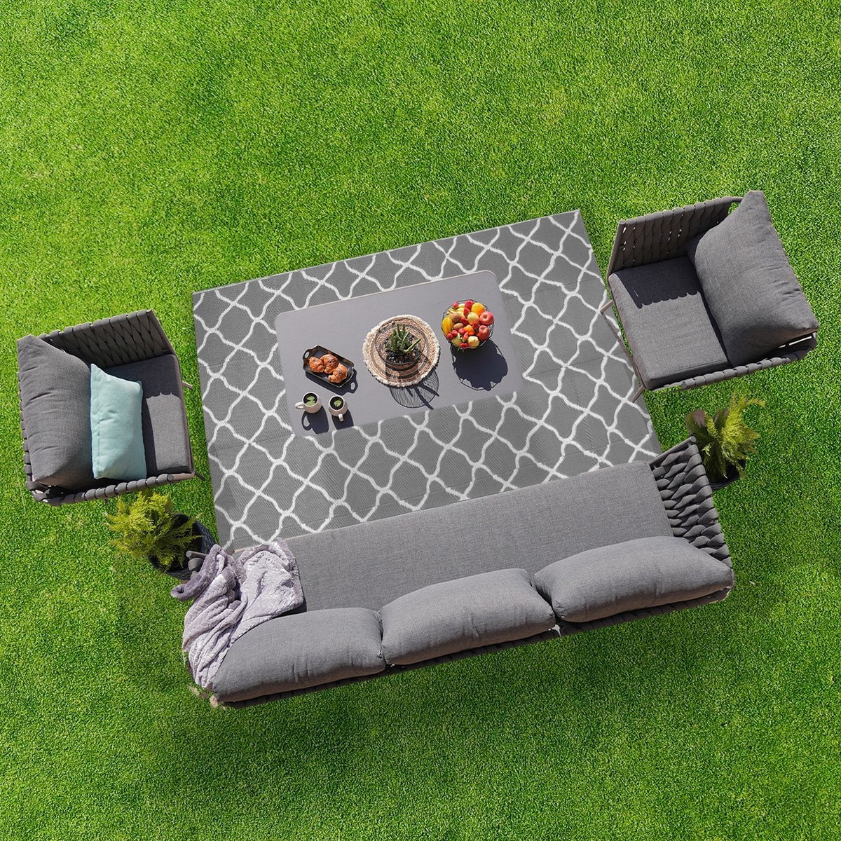 LifeGoods Tapis d'extérieur - 120x180CM - Tapis de jardin - Réversible - Sac de transport inclus - Avec motif - Gris/Blanc