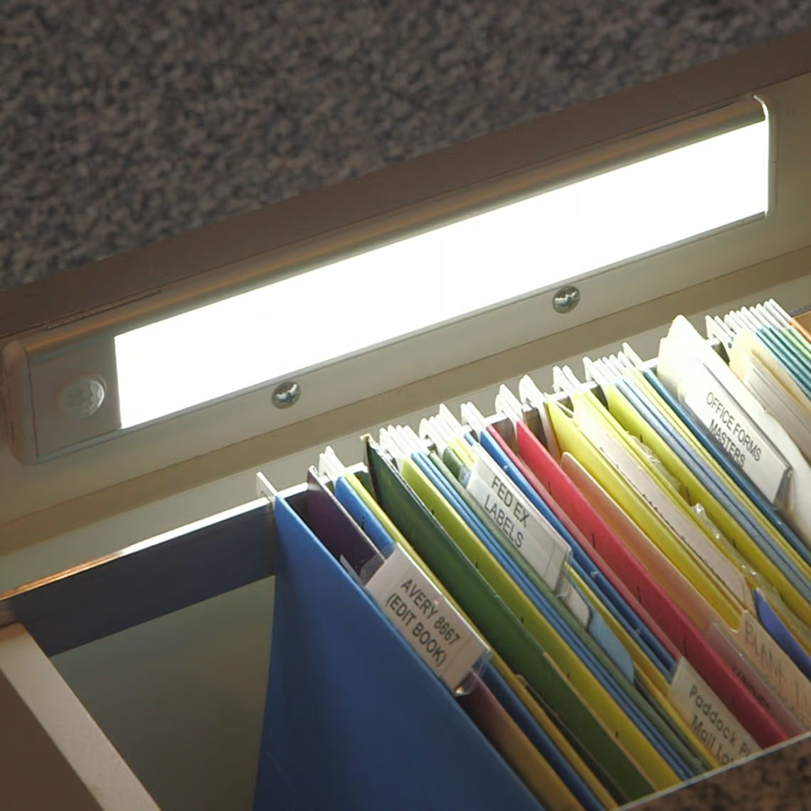 Bande lumineuse LED HandyLUX Slim Bright - Fixation magnétique - Détecteur de mouvement - Fonctionnement sans fil - Lumière ultra-brillante