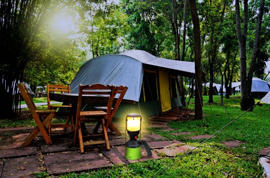 Lampe à gaz Kinzo – Lampe de camping à gaz – Avec allumage piézoélectrique et poignée – 3 manchons à gaz inclus – 500 W
