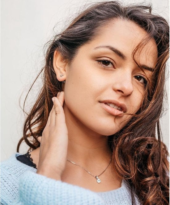 Yolora Ladies Earrings - Cristaux ronds Kalpa Camaka - Argent - Plaqué or blanc 18K - Boucles d'oreilles femme Argent - Clous d'oreilles - Bijoux - Boîte cadeau de luxe - Boîte cadeau - Boîte cadeau exclusive - Magnifique emballage cadeau