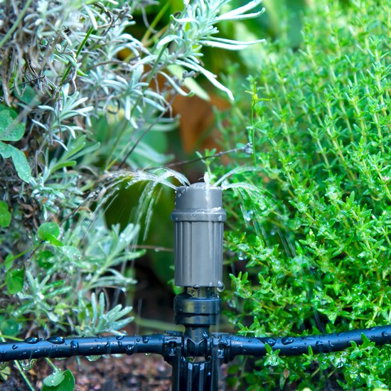 Système d'irrigation VONROC - 3 modes d'arrosage : pulvérisation, goutte à goutte et brumisation - système modulaire comprenant 15m de tuyau, 10x tête d'arrosage, 10x support de tuyau et connecteur rapide universel