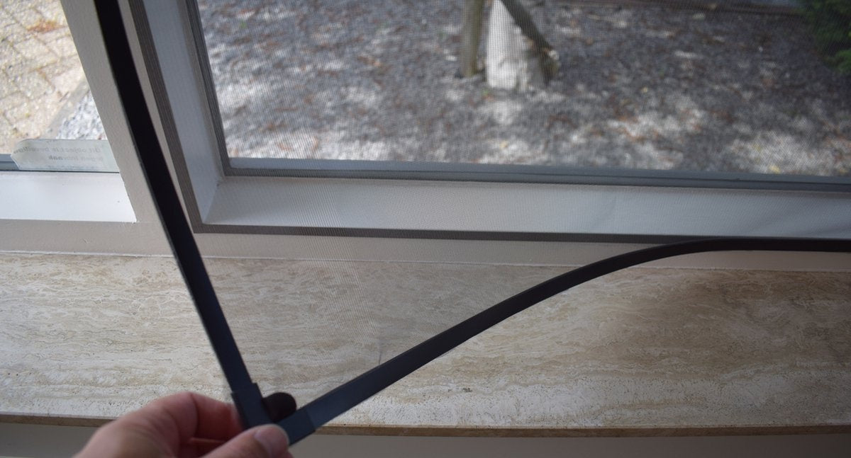 O'DADDY® Magnetische Raamhor - 130x150 cm - Aanpasbaar Vliegengaas - Eenvoudig Installatieproces - Horrengaas - Duurzaam en Veelzijdig - Strakke Witte Rand met Zwart Gaas