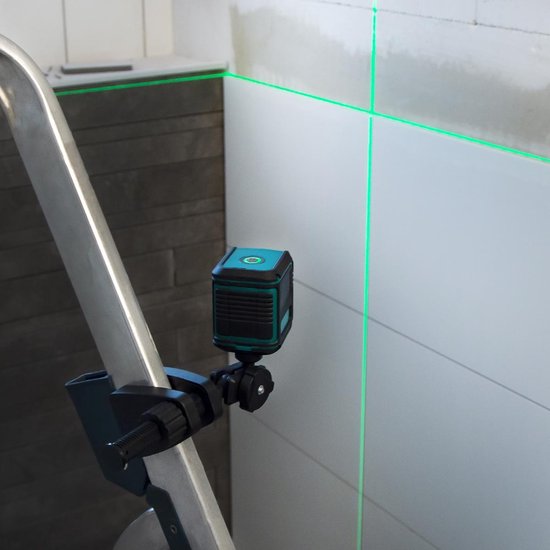 VONROC Cross Line Laser - Vert - Auto-nivelant - 18 mètres - Support de montage et sac de rangement inclus