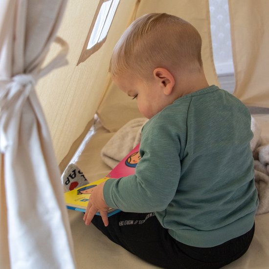 Sunny Sienna Tente de jeu avec drapeaux et tapis de sol crème - Tente Tipi Wigwam pour enfants avec pendule et sac de rangement - Arceaux en bois FSC - 120x100x105cm