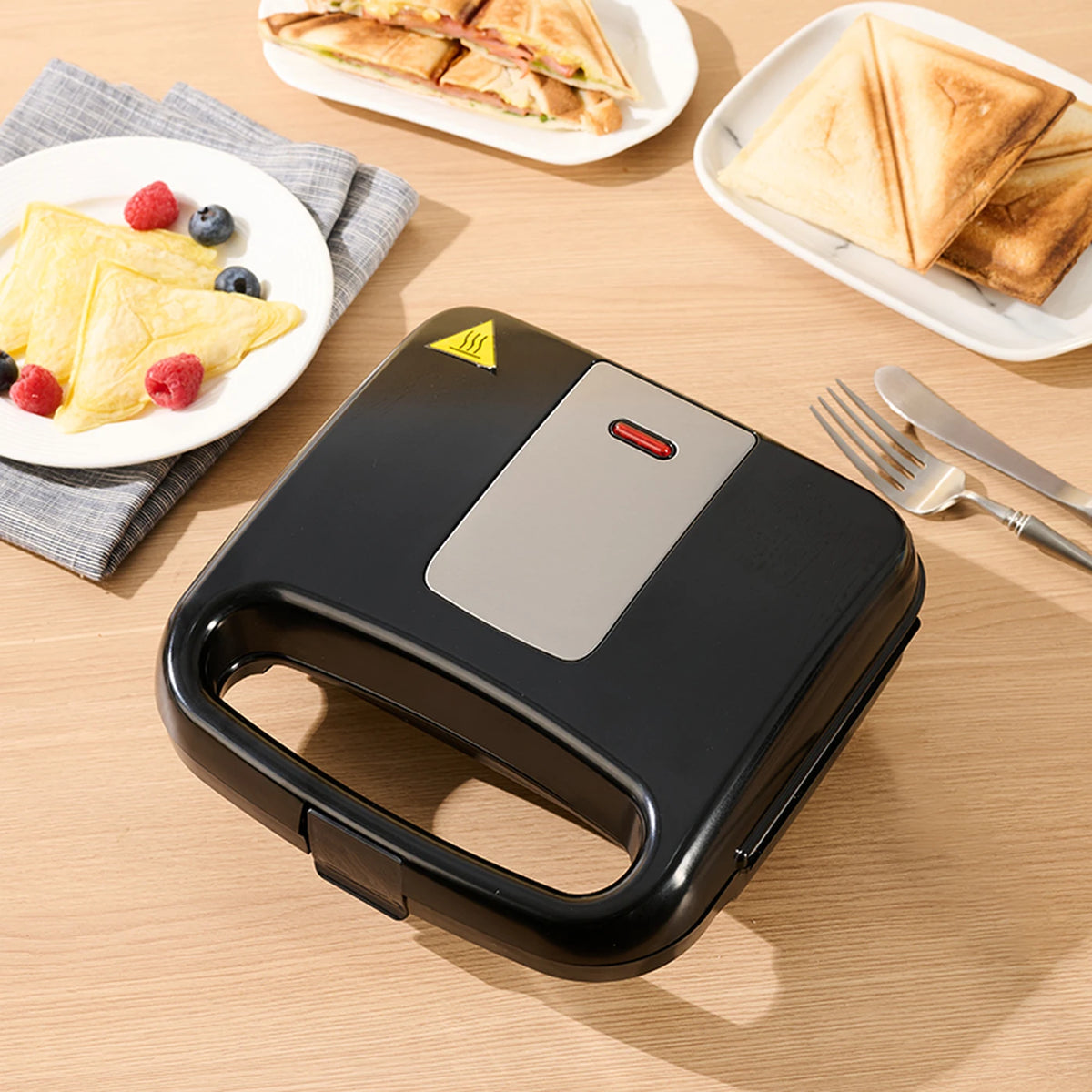 Appareil à sandwichs Ochama 750 W - Double plaque de cuisson - Sandwichs croustillants - Revêtement antiadhésif - Noir