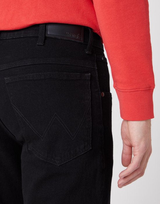 Jeans Wrangler STRAIGHT BLACK RINSE pour homme, taille 33 x 30