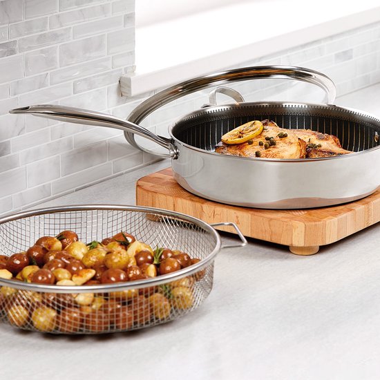 LIVINGTON Titan Pan - poêle en acier inoxydable revêtue de 28 cm avec revêtement antiadhésif diamanté - poêle haute résistante au four, adaptée à tous les types de cuisinières