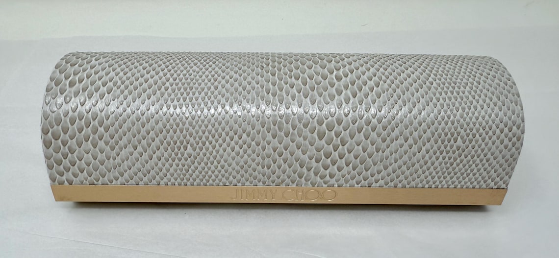 jimmy choo étui à lunettes de luxe avec relief en peau de serpent - gris - 16 x 6 x 4 cm