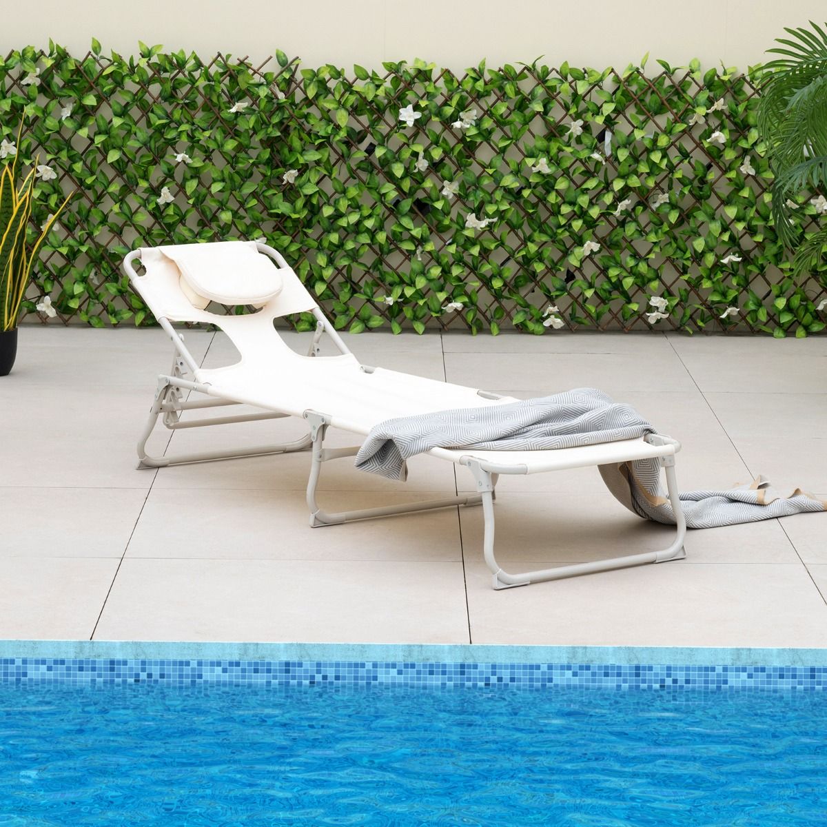 Bain de soleil Coast Beige - Bain de soleil pliable pour la plage et la terrasse avec ouvertures pour le visage et les bras, dossier et repose-pieds réglables - 190 x 56 x 62 cm