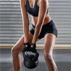 Yaheetech Kettlebell 10 kg - 26 x 22 x 30 cm - Poignée large et ergonomique, base plate et coque en plastique protégeant le sol - Pour l'entraînement de la force et l'utilisation à domicile - Plastique noir et béton