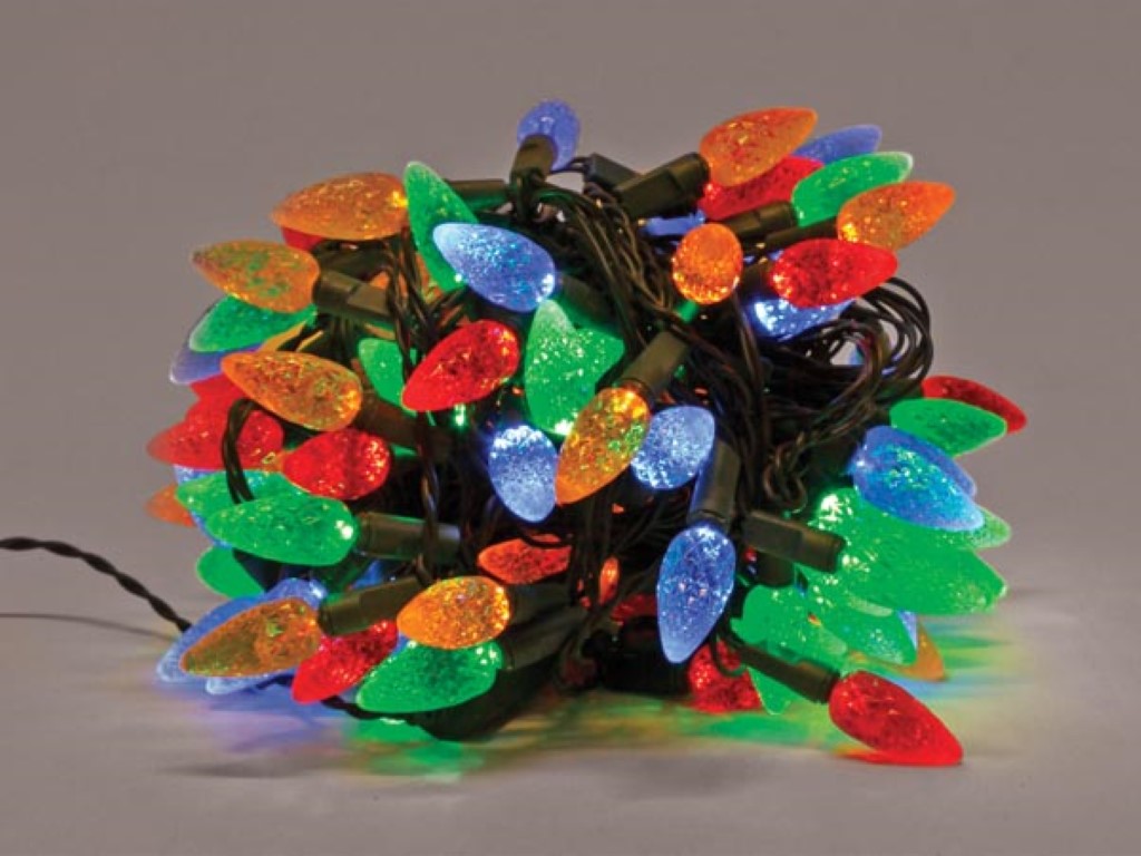 Light Creations Strawberry Light Led-12-24v-mc - éclairage constant, construction résistante aux éclaboussures Ip44 et cent vingt lampes en forme de fraise - pour l'intérieur et l'extérieur - plastique multi et vert - douze mètres